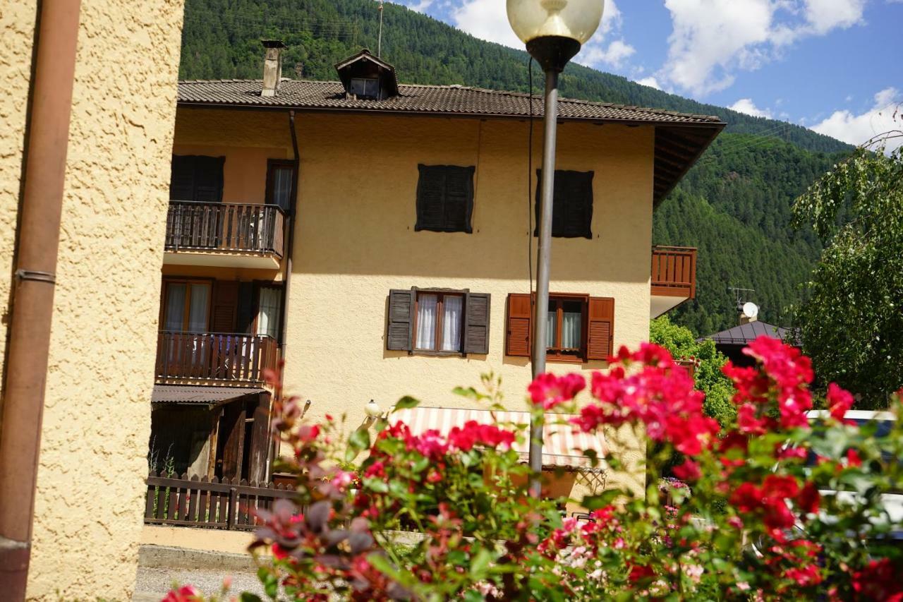 Appartamento Alba Dimaro Luaran gambar